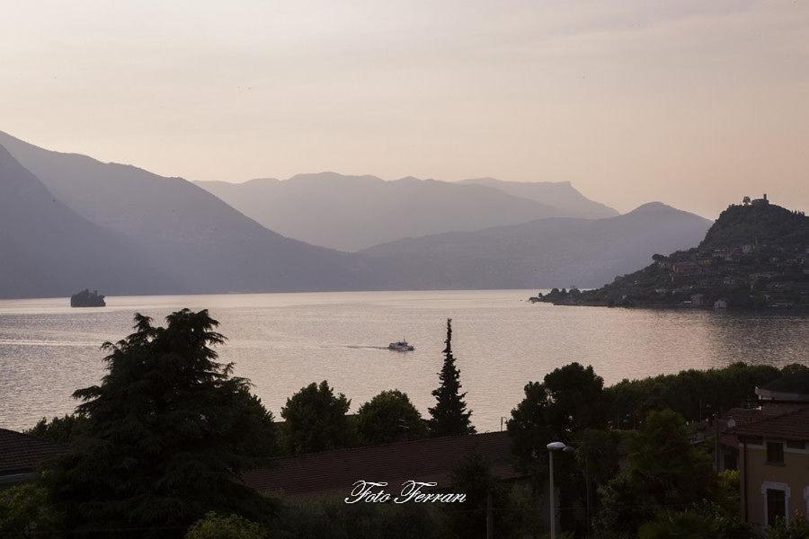 Casa Vacanze Gli Ulivi Del Lago Villa Sale Marasino Luaran gambar